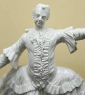 ���-������ "�������" - ��������� "�������" �� ����� "Commedia dell"Arte" ("������� ���� ����") �015647