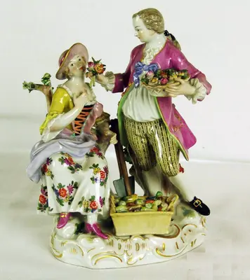 Статуэтка «Девушка и юноша садовники» 1850-1860-е гг.